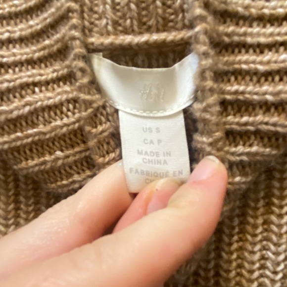 H and m brown mock neck sweater - Picture 2 of 3